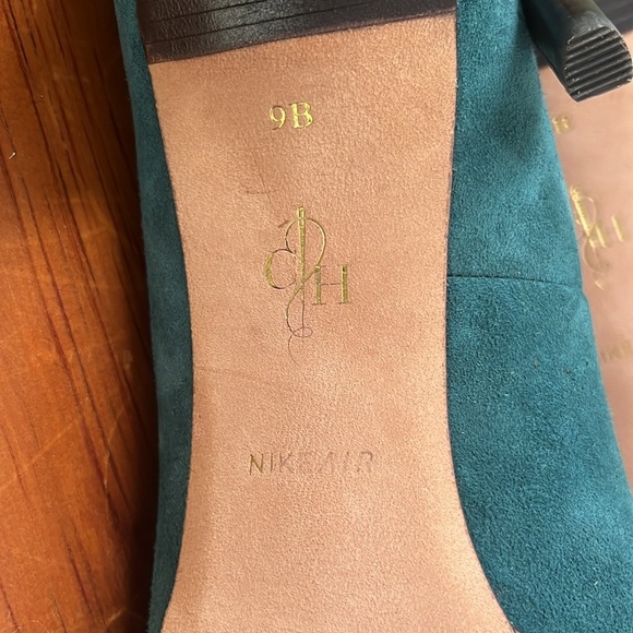 Cole Haan Chelsea Pump - Picture 6 of 7